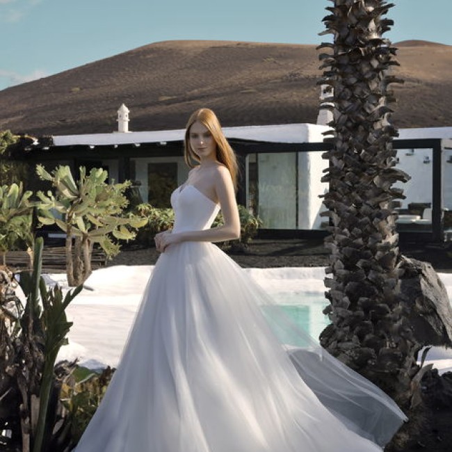 Robe Mona